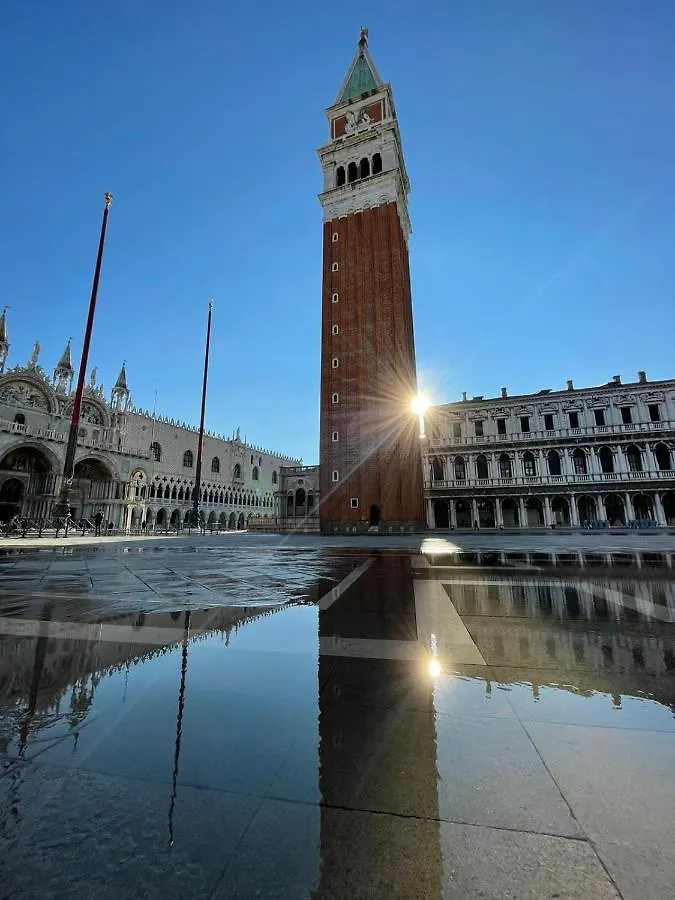 Ca Del Mar Venice Luxury Apartments