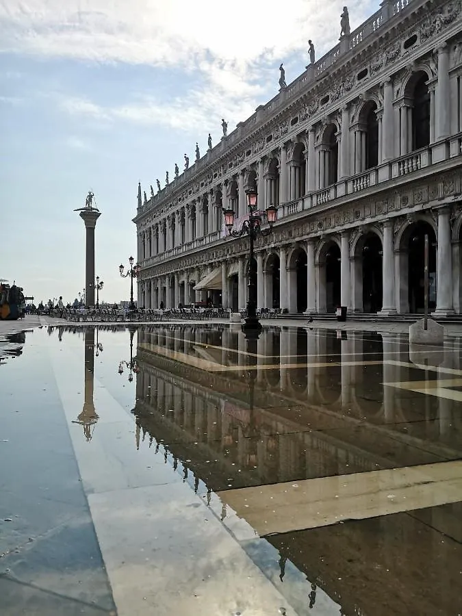 Ca Del Mar Venice Luxury Apartments